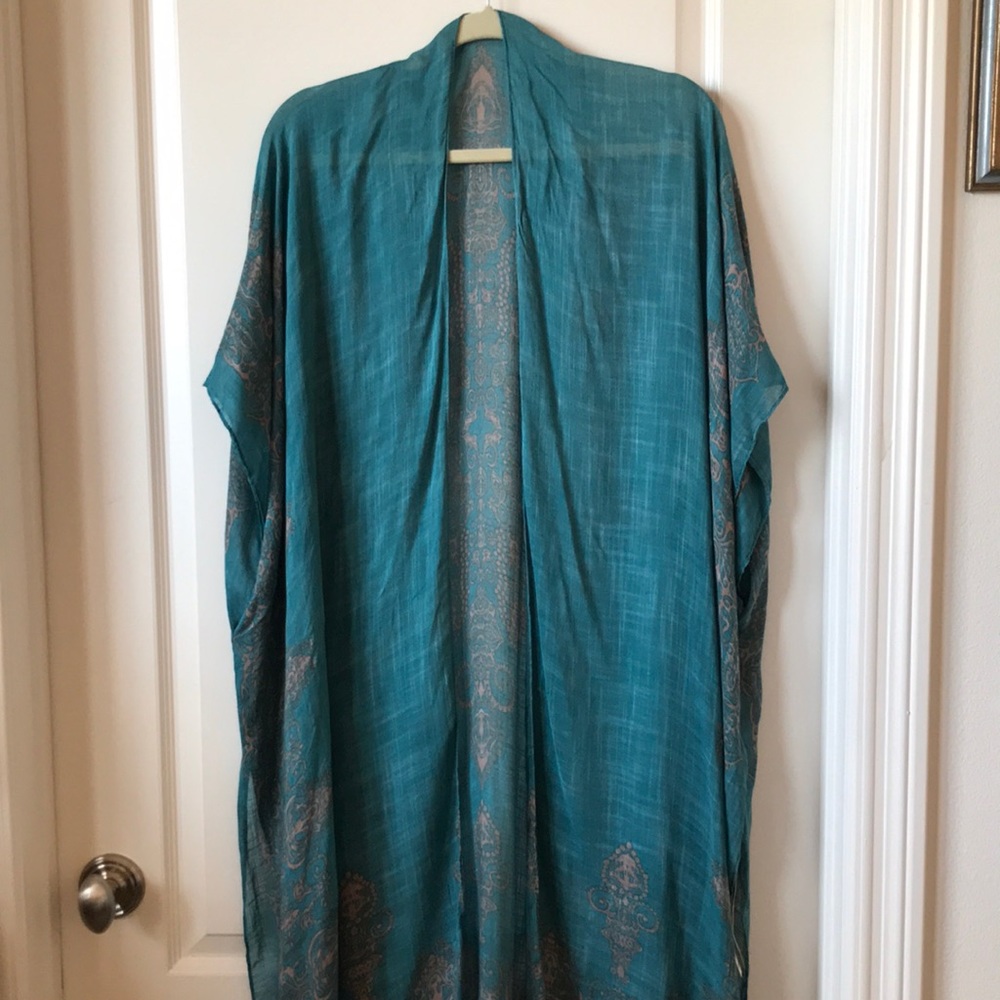 Love stitch cardigan wrap one size light woven open poncho